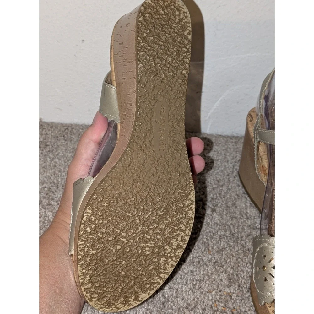 Easy Spirit Esmarvela Wedge Sandals Gold Metallic Laser Cut Cork Footbed ‎ 8M